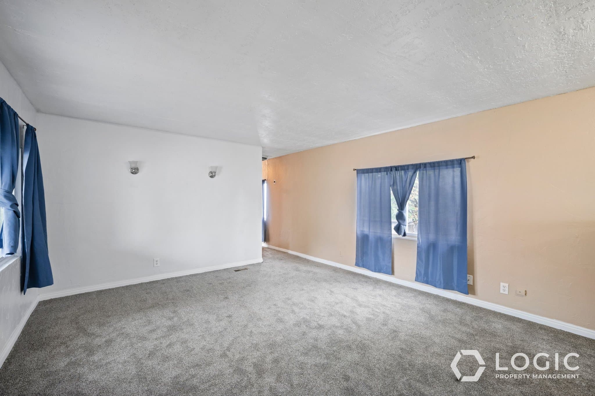 West Jordan House: 6954 S Flamingo Way