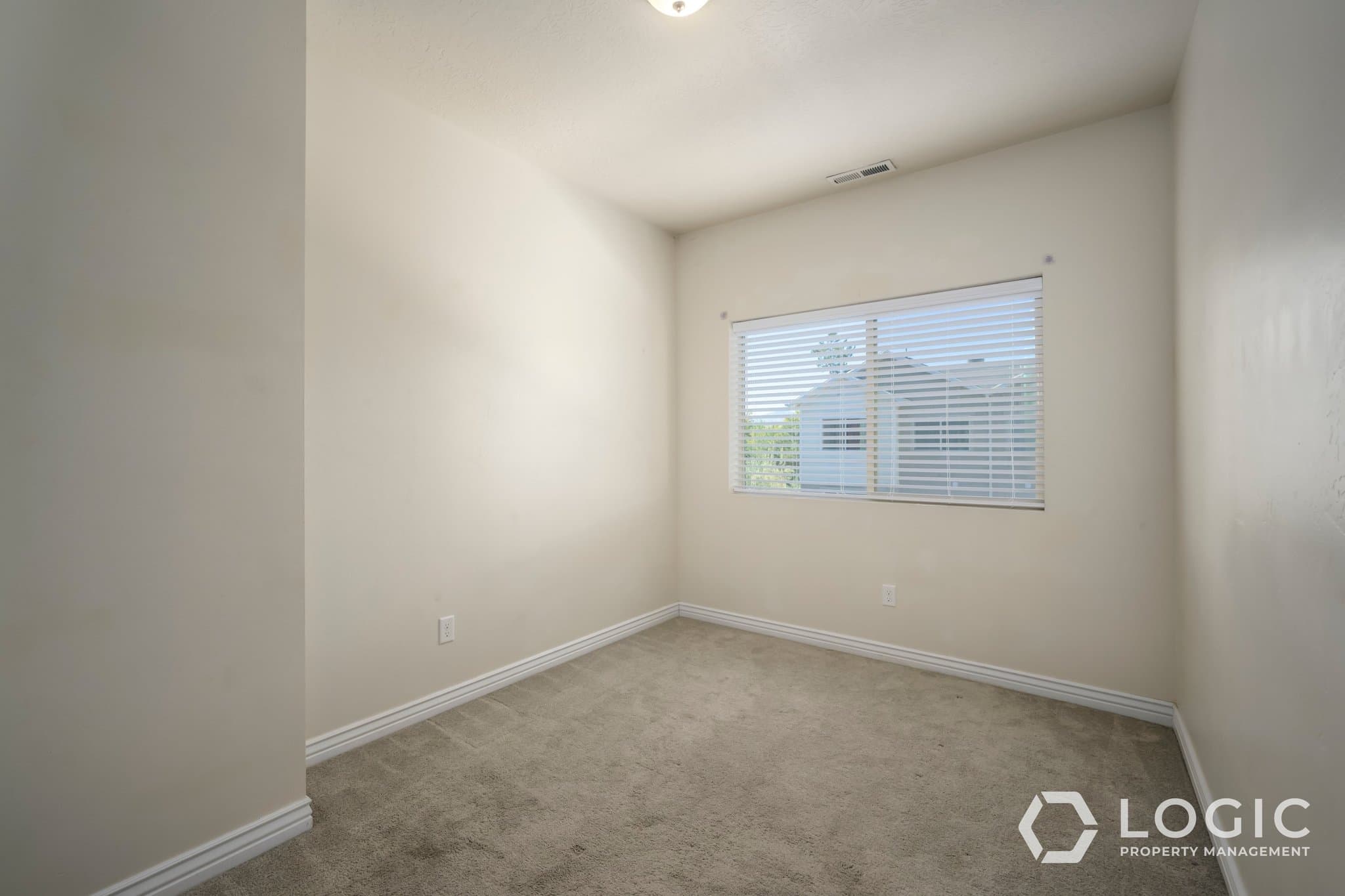 West Valley City Townhome: 3887 S 1530 W
