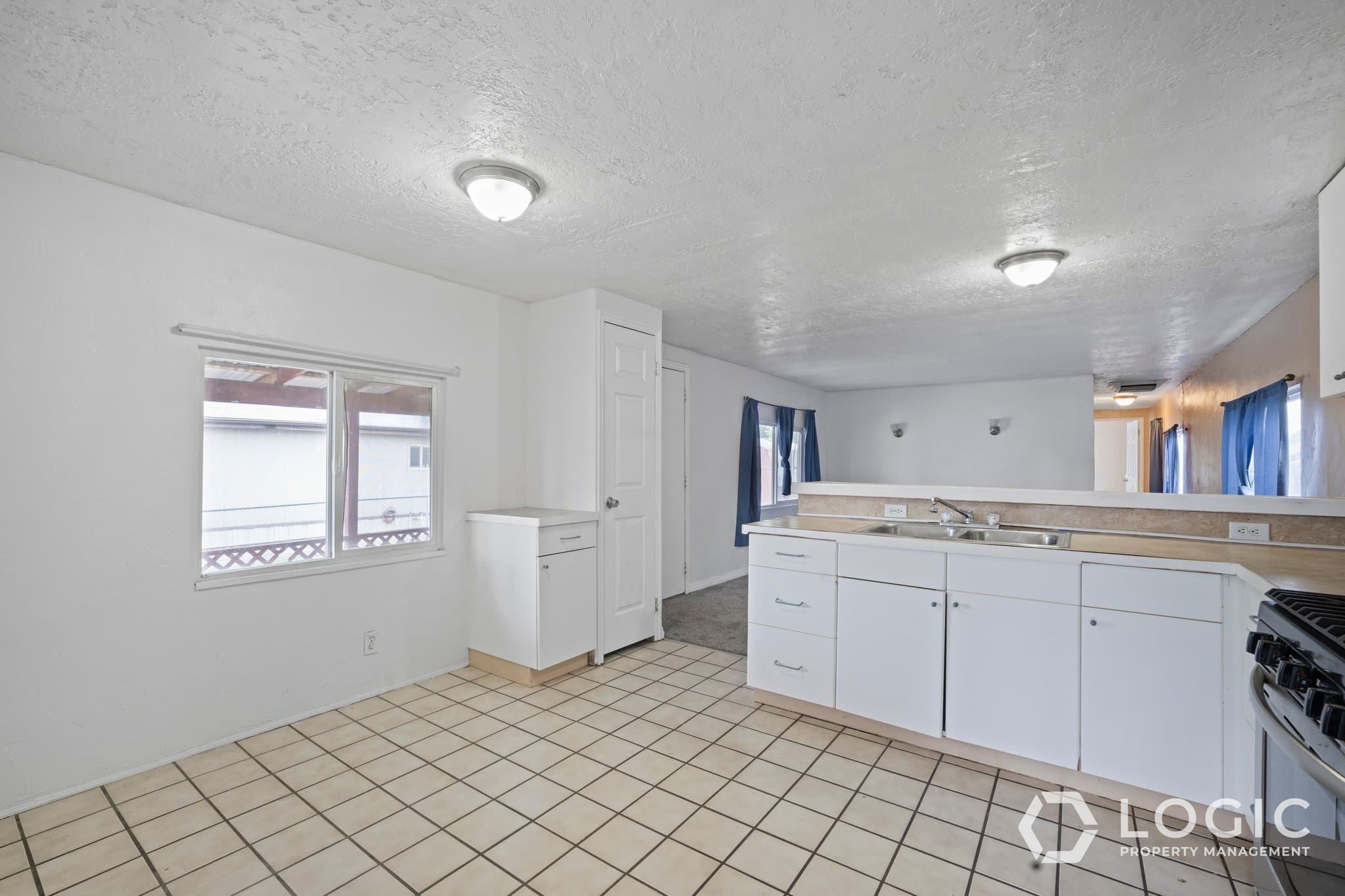 West Jordan House: 6954 S Flamingo Way