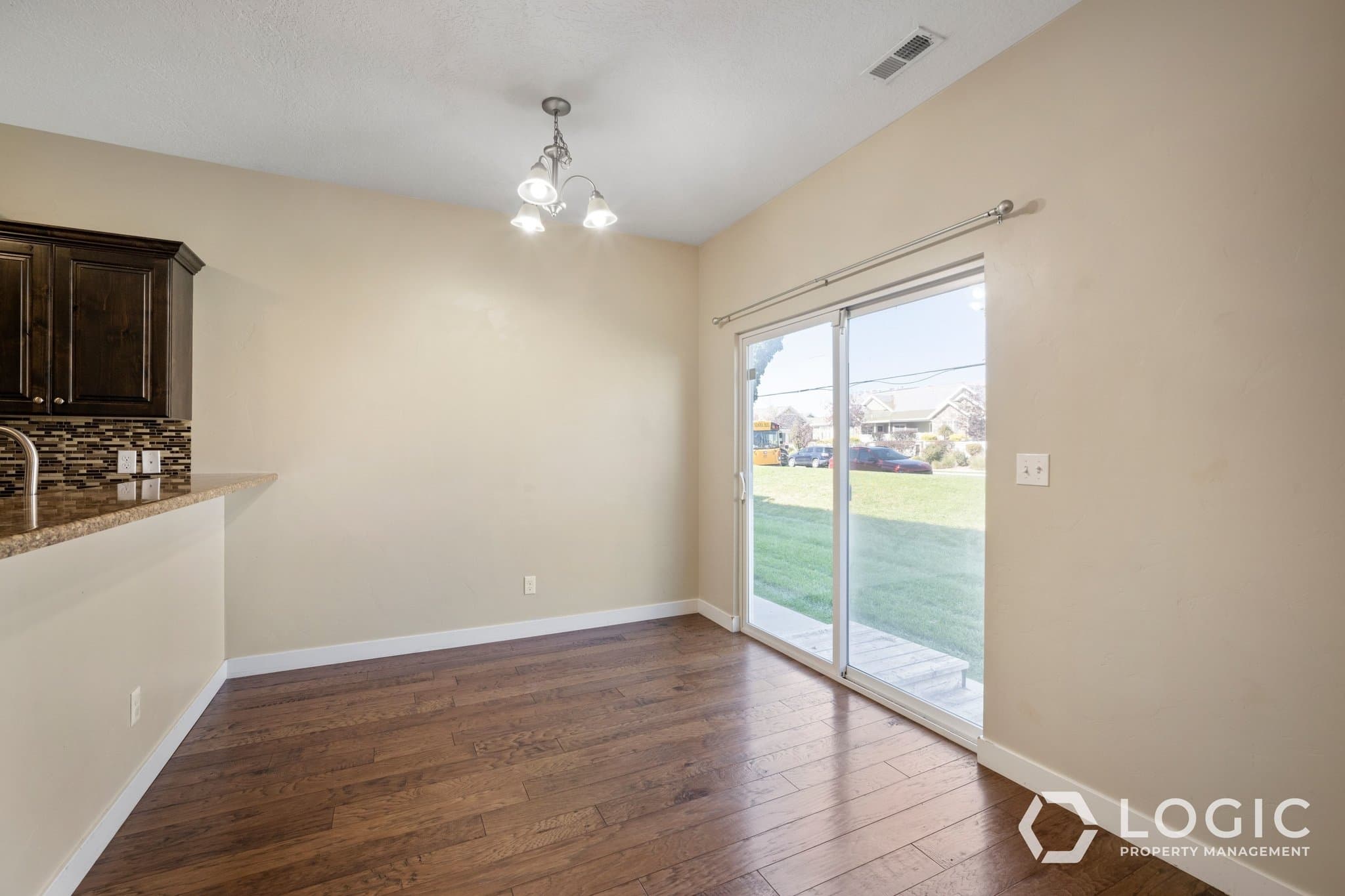 Pleasant Grove Townhome: 738 W 260 S
