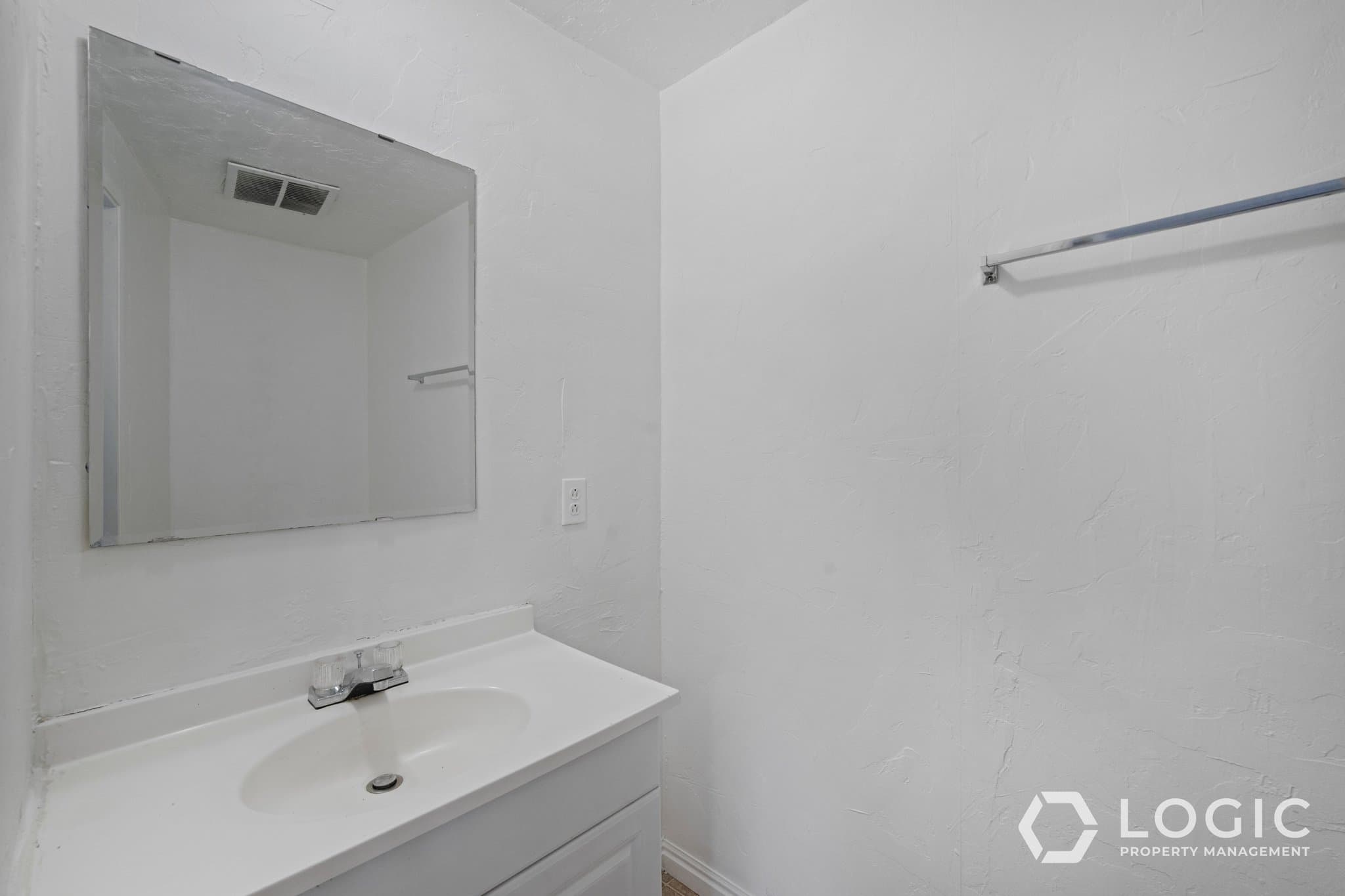 West Jordan House: 6954 S Flamingo Way
