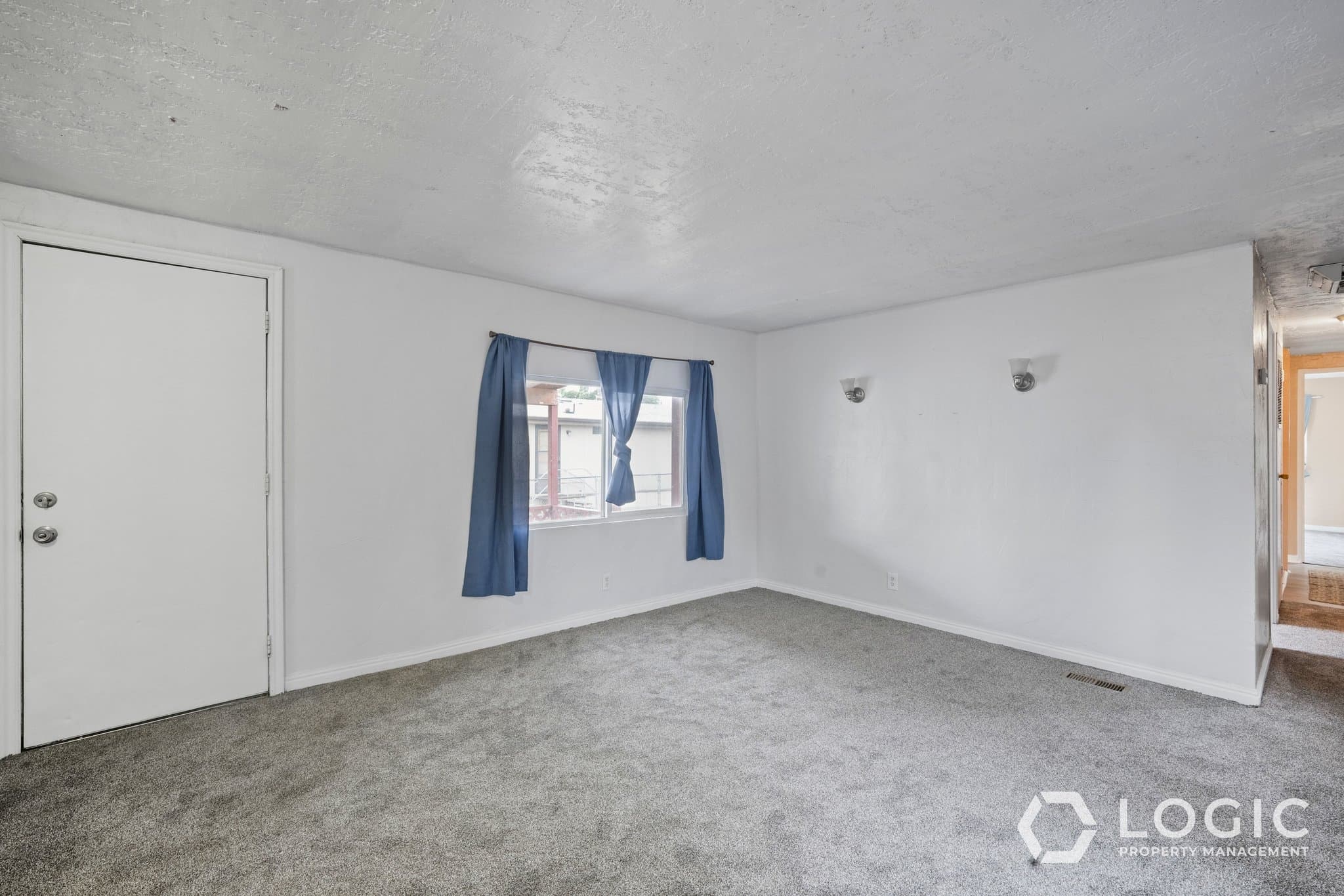 West Jordan House: 6954 S Flamingo Way