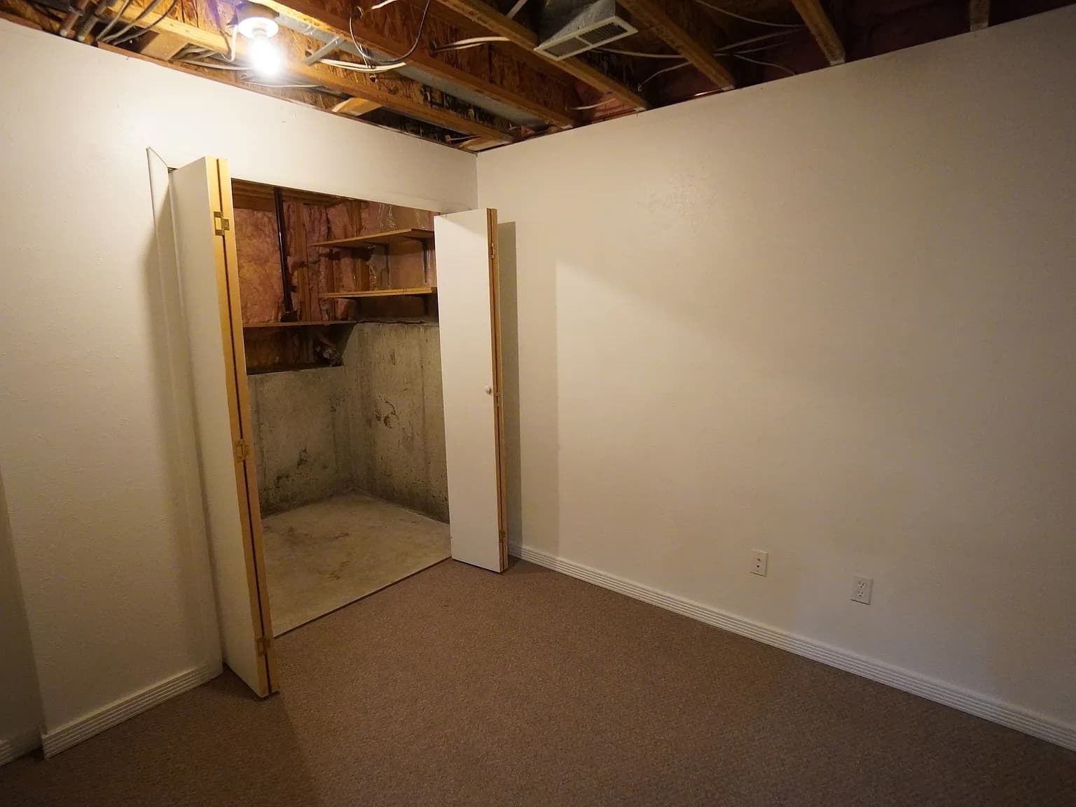 Roy House: 3947 S 2600 W