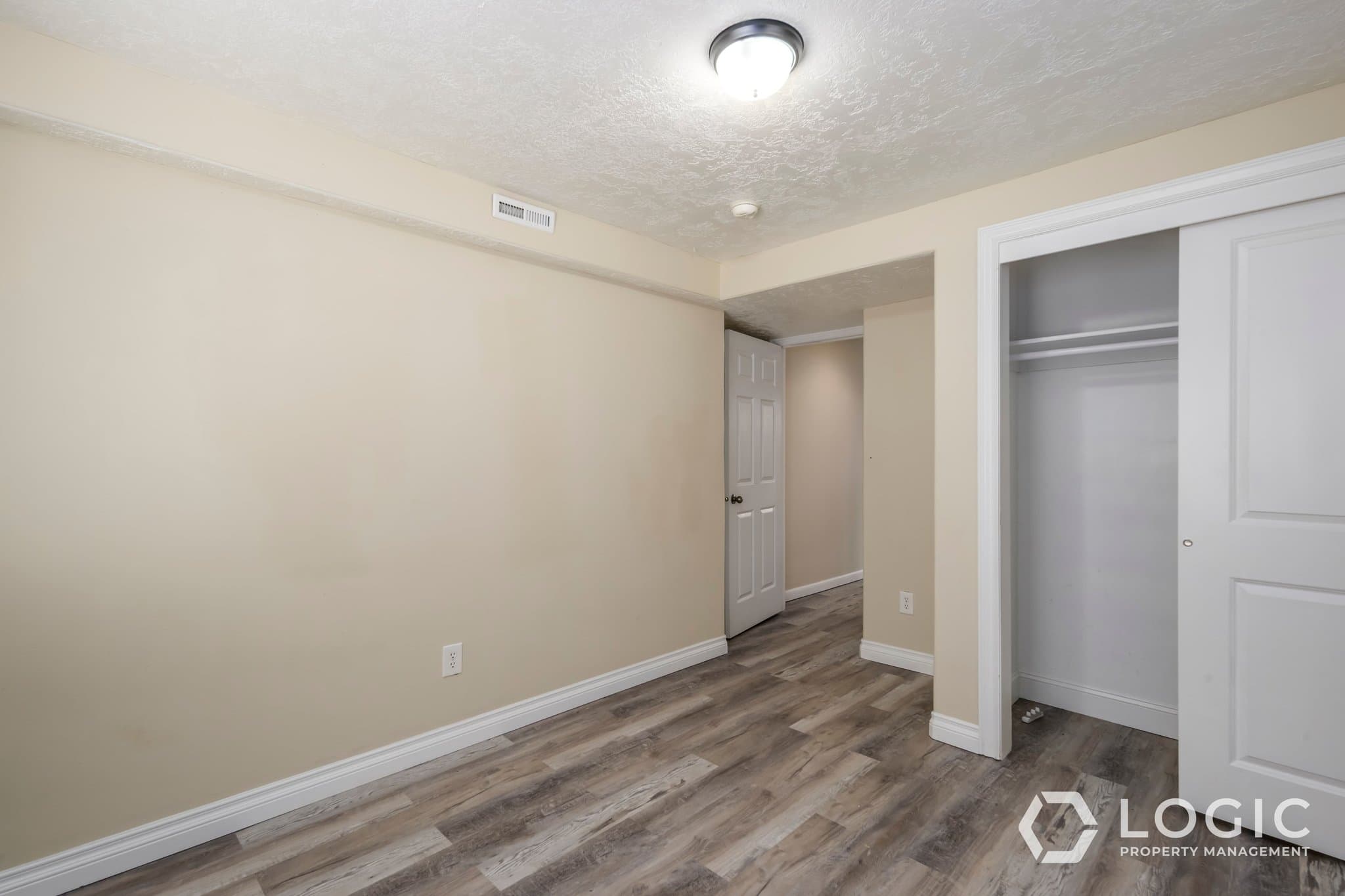 Saratoga Springs In-Law/Basement: 3987 S Lake Mountain Dr