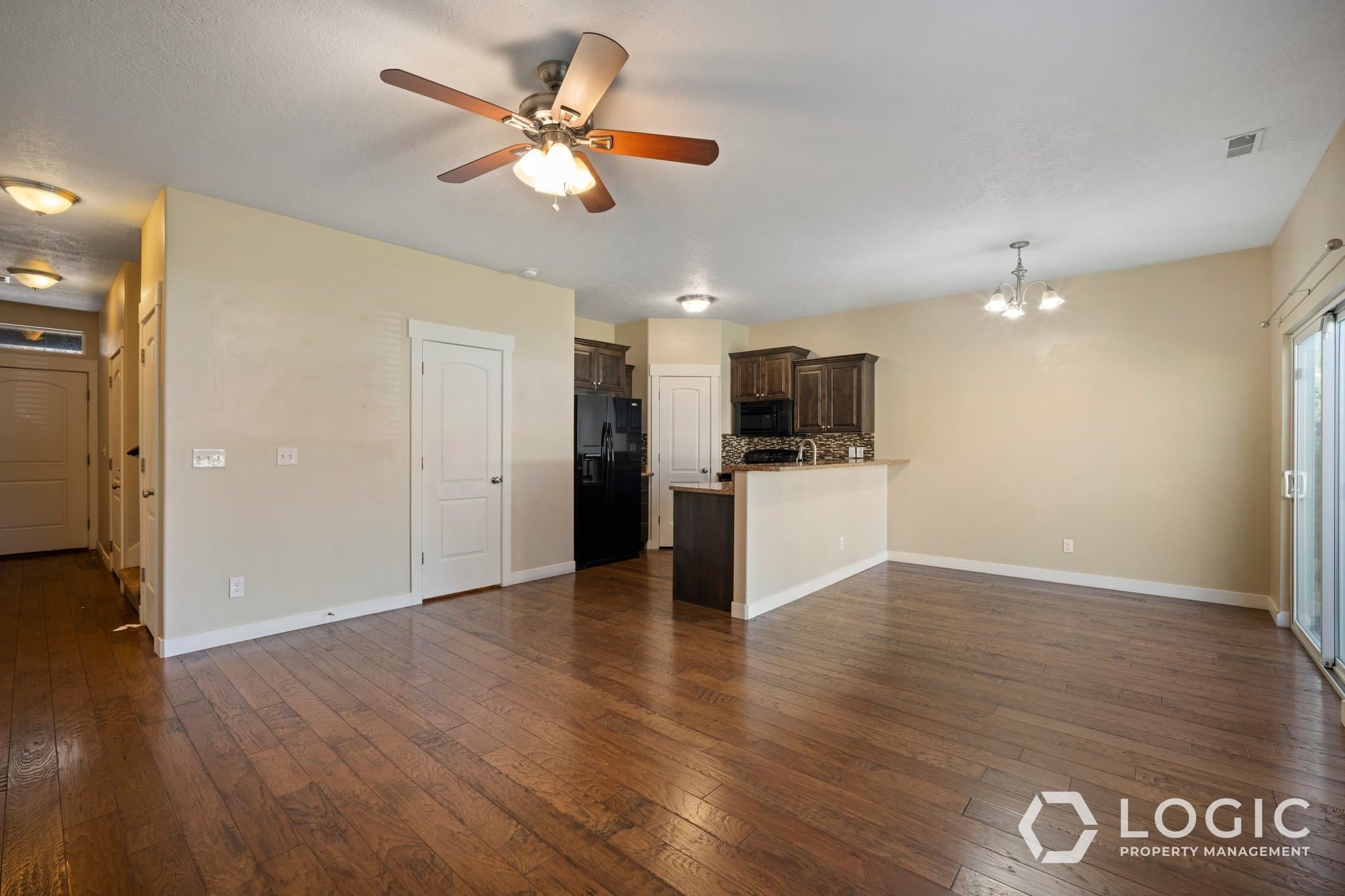 Pleasant Grove Townhome: 738 W 260 S