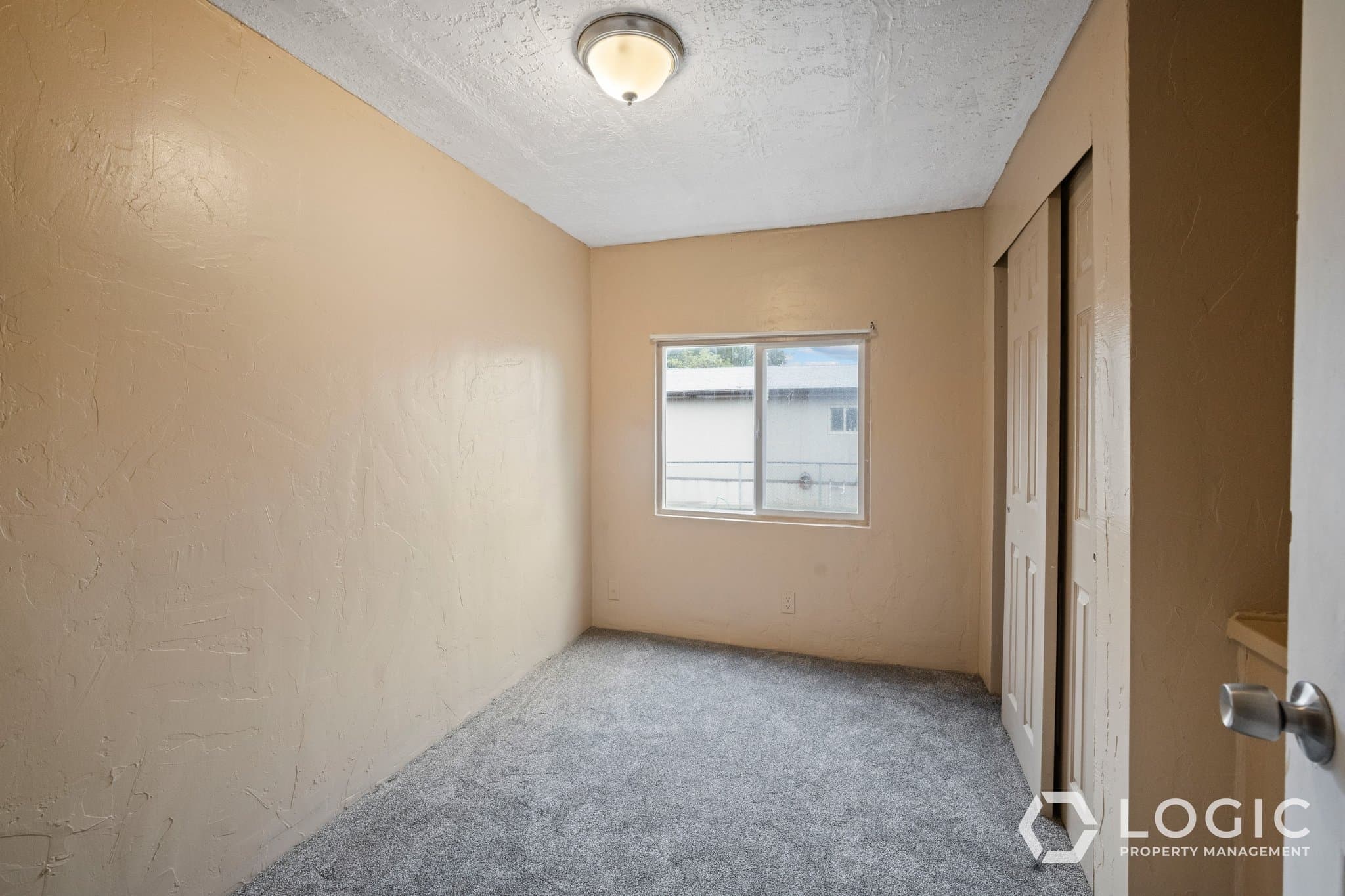 West Jordan House: 6954 S Flamingo Way