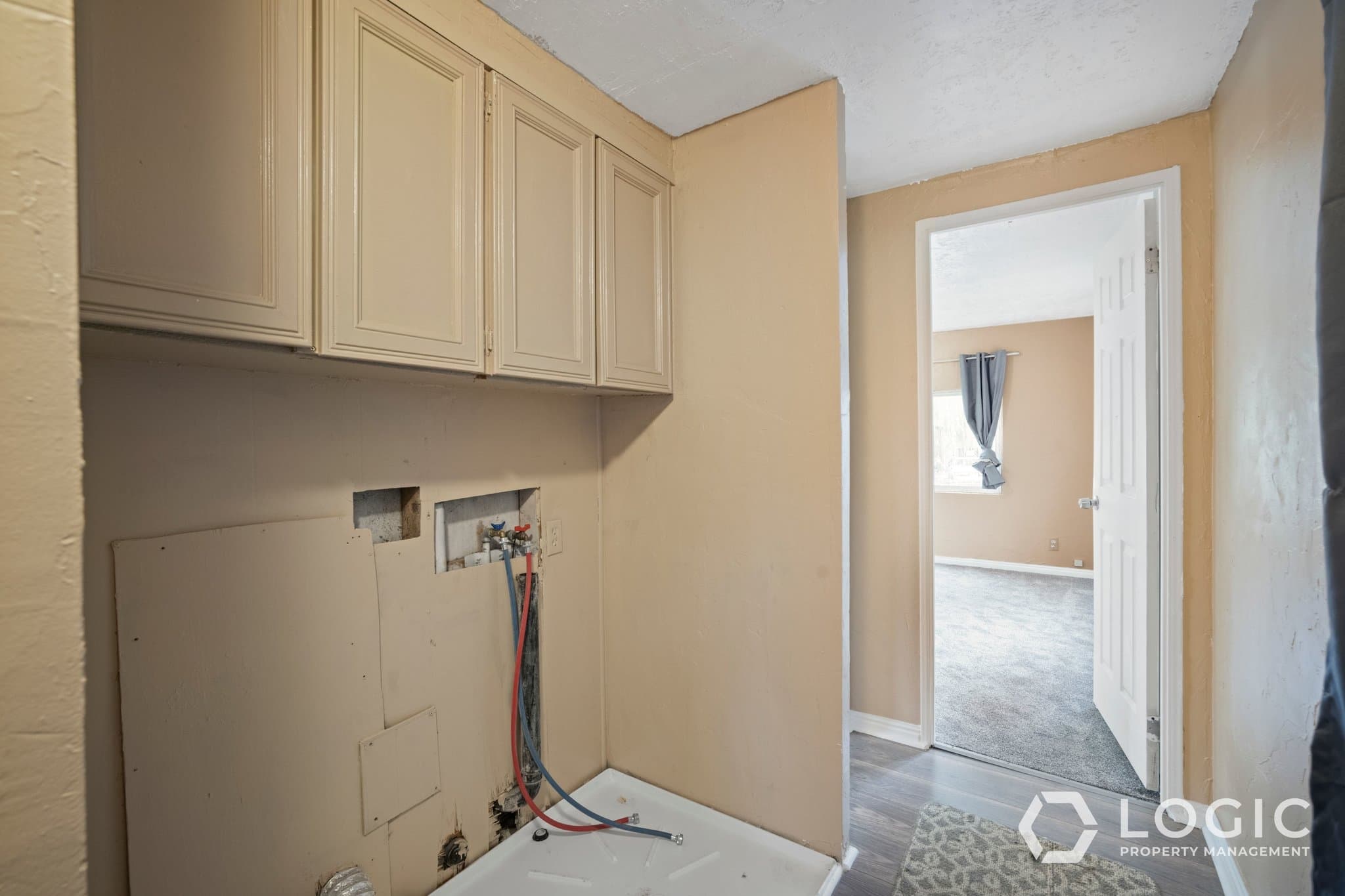 West Jordan House: 6954 S Flamingo Way