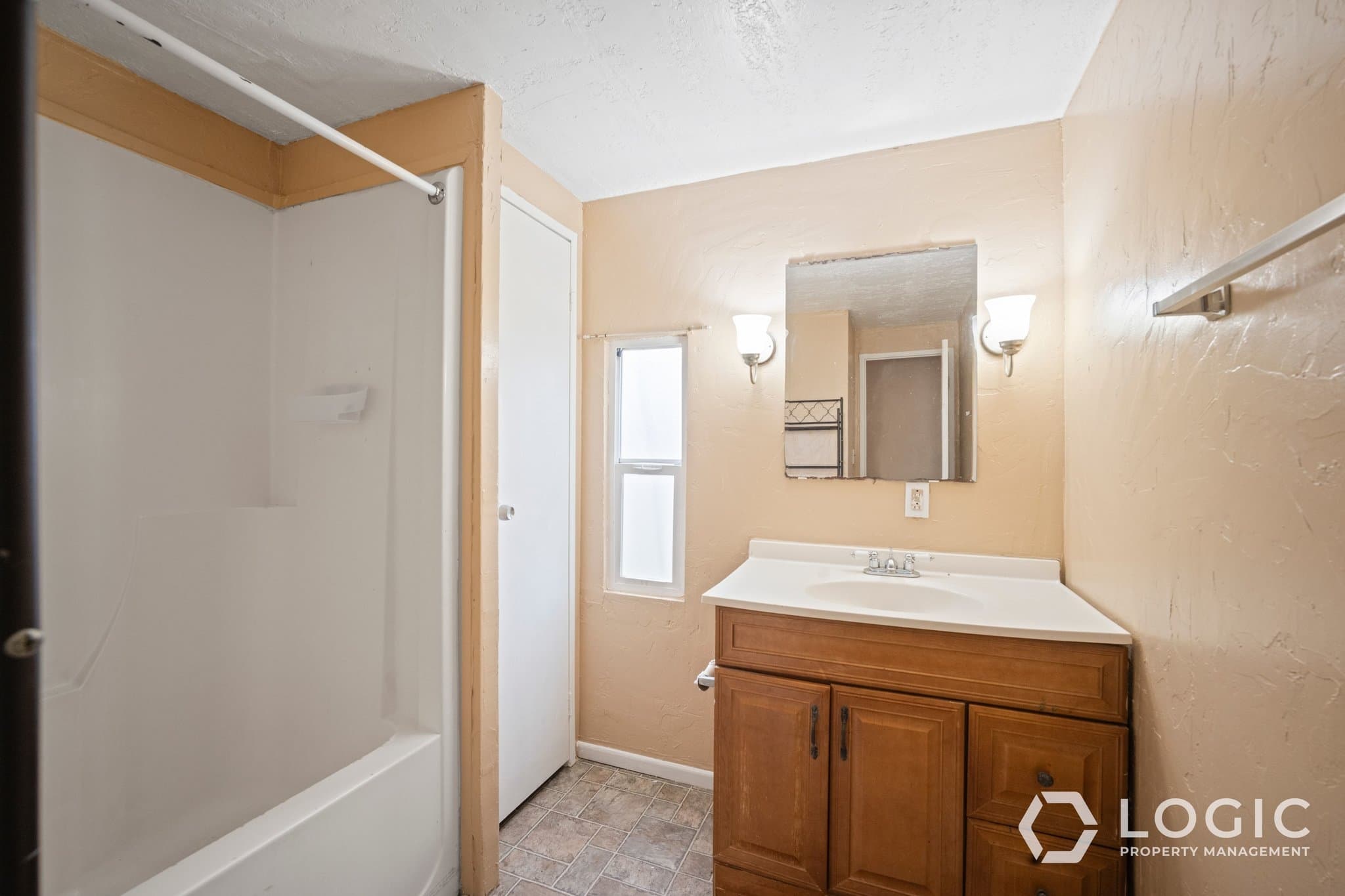 West Jordan House: 6954 S Flamingo Way