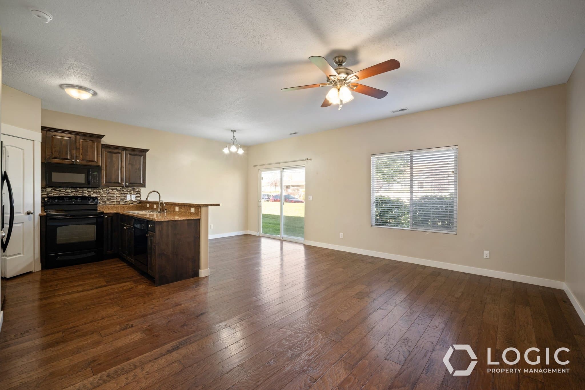 Pleasant Grove Townhome: 738 W 260 S