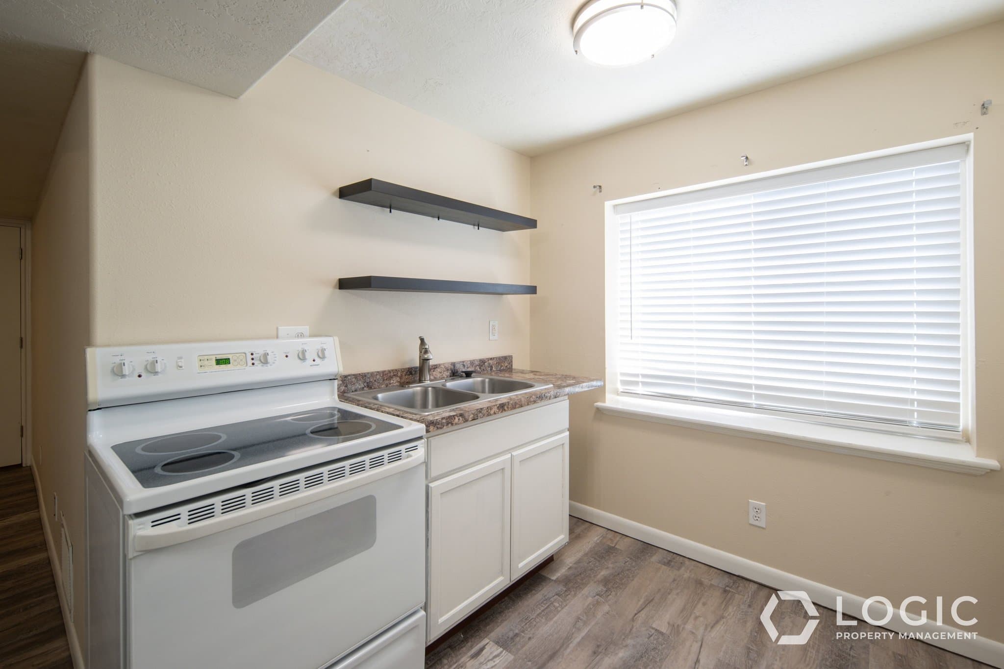Saratoga Springs In-Law/Basement: 3987 S Lake Mountain Dr