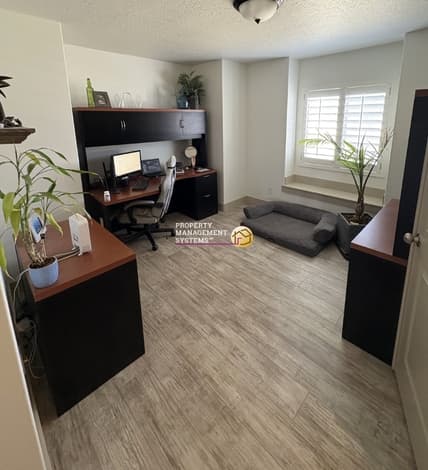 West Jordan House: 9474 S Lea Heather Way