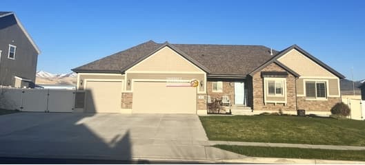 West Jordan House: 9474 S Lea Heather Way