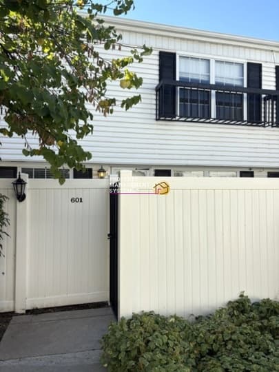 Salt Lake City Townhome: 601 E 4010 S