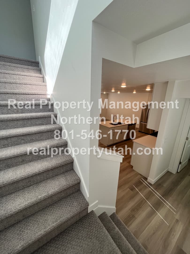 Layton Townhome: 3084 N 1600 E