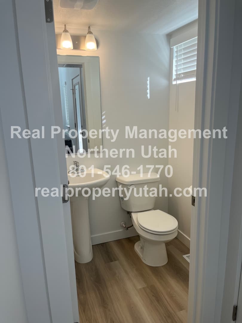 Layton Townhome: 3084 N 1600 E
