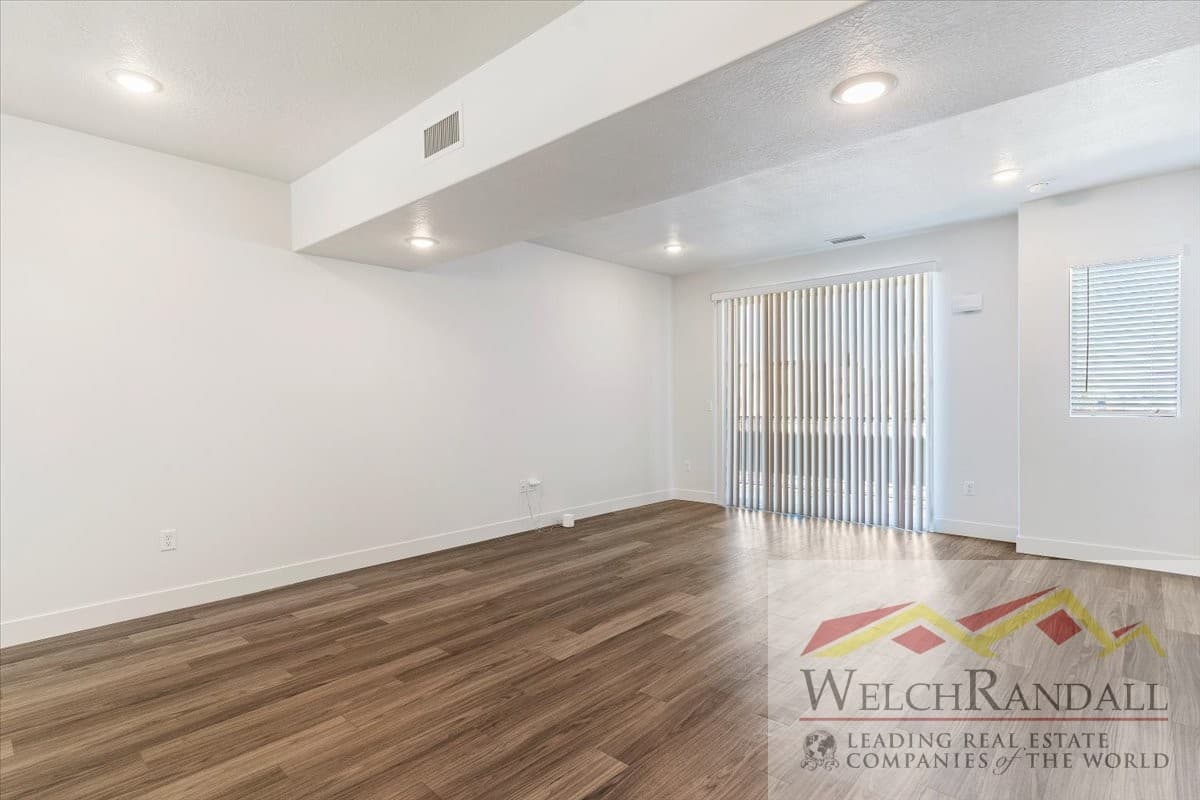Ogden Townhome: 2336 W James Way