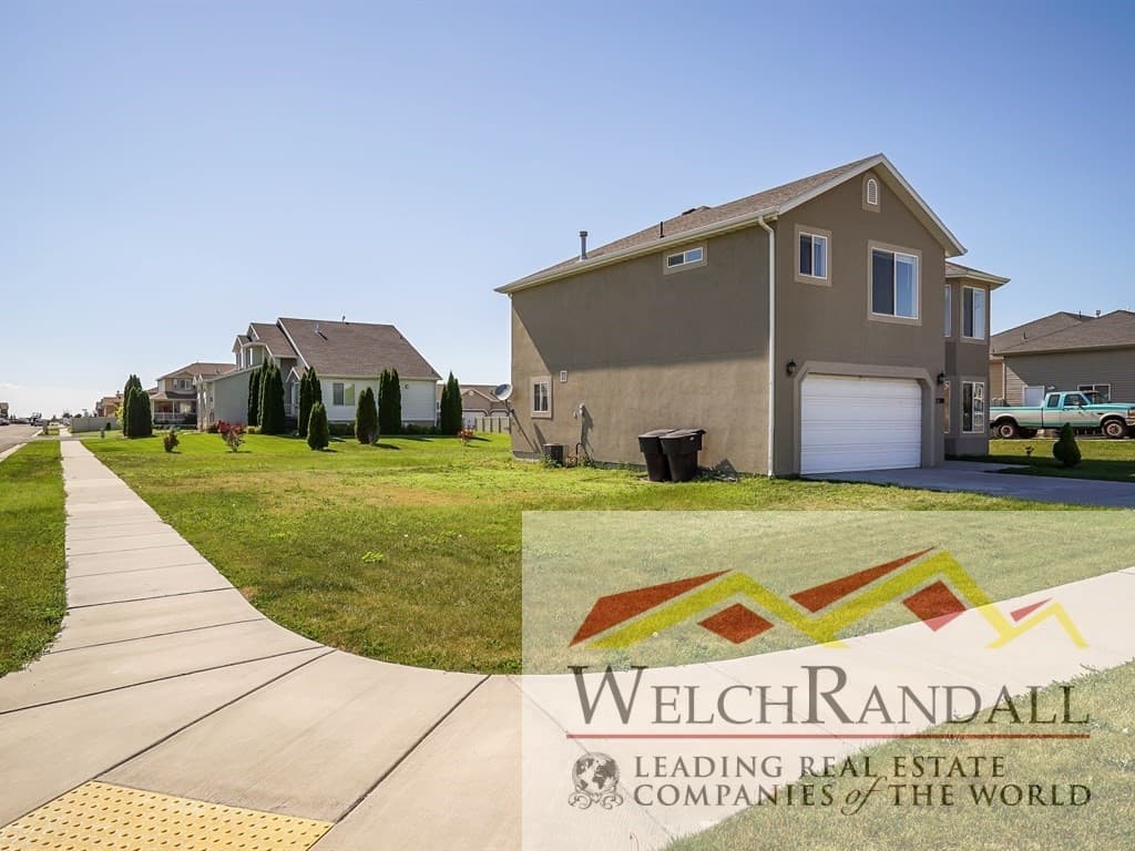 Syracuse House: 2380 S 3340 W
