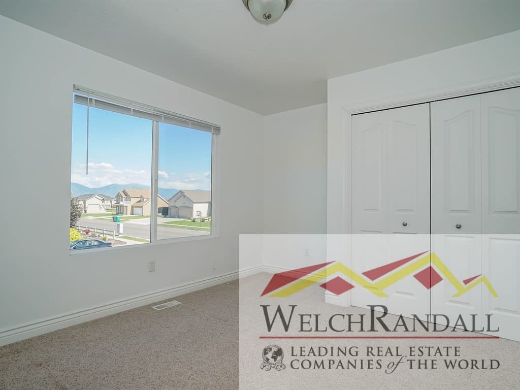 Syracuse House: 2380 S 3340 W