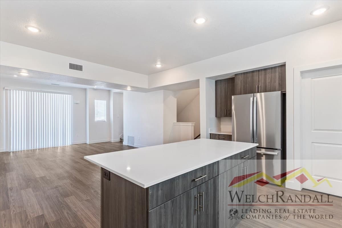 Ogden Townhome: 2336 W James Way