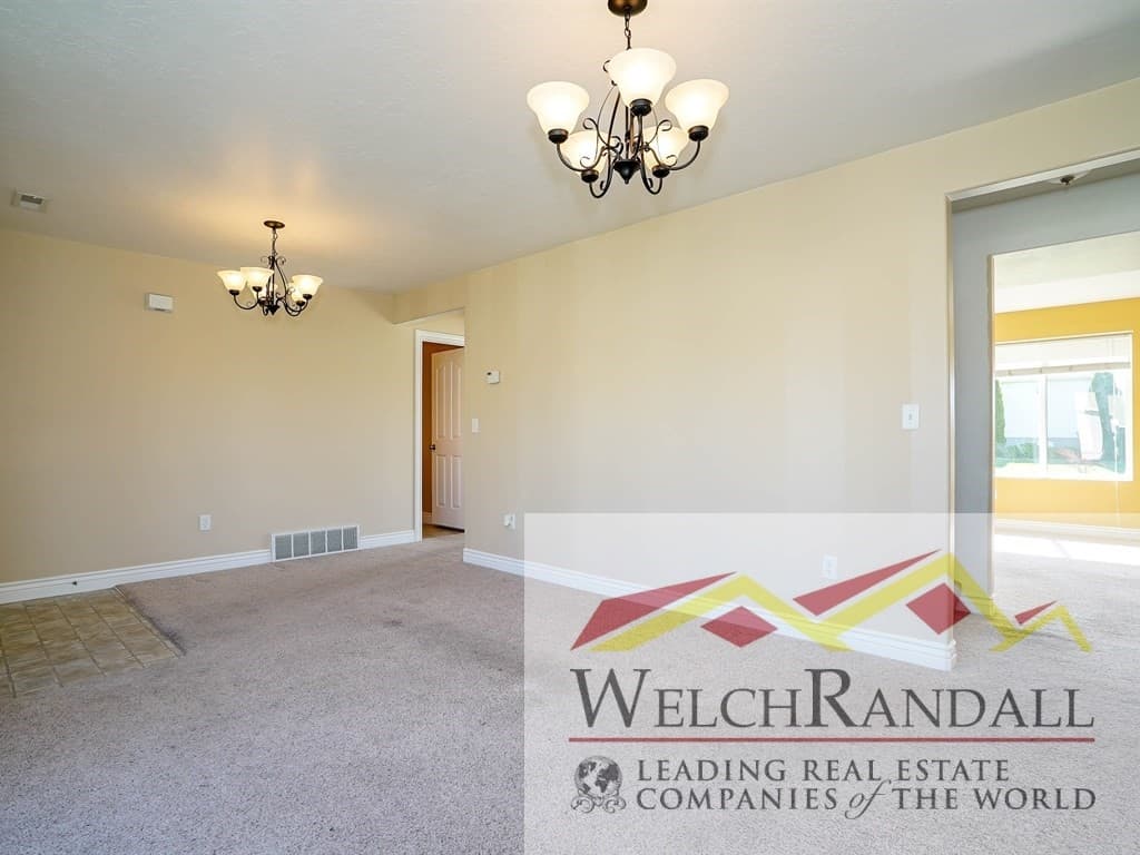 Syracuse House: 2380 S 3340 W