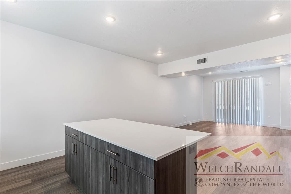 Ogden Townhome: 2336 W James Way