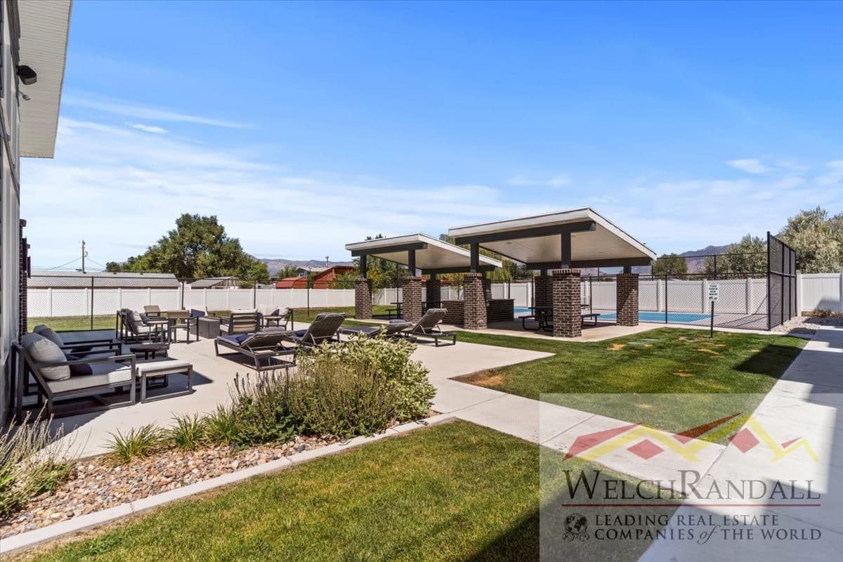 Ogden Townhome: 2336 W James Way