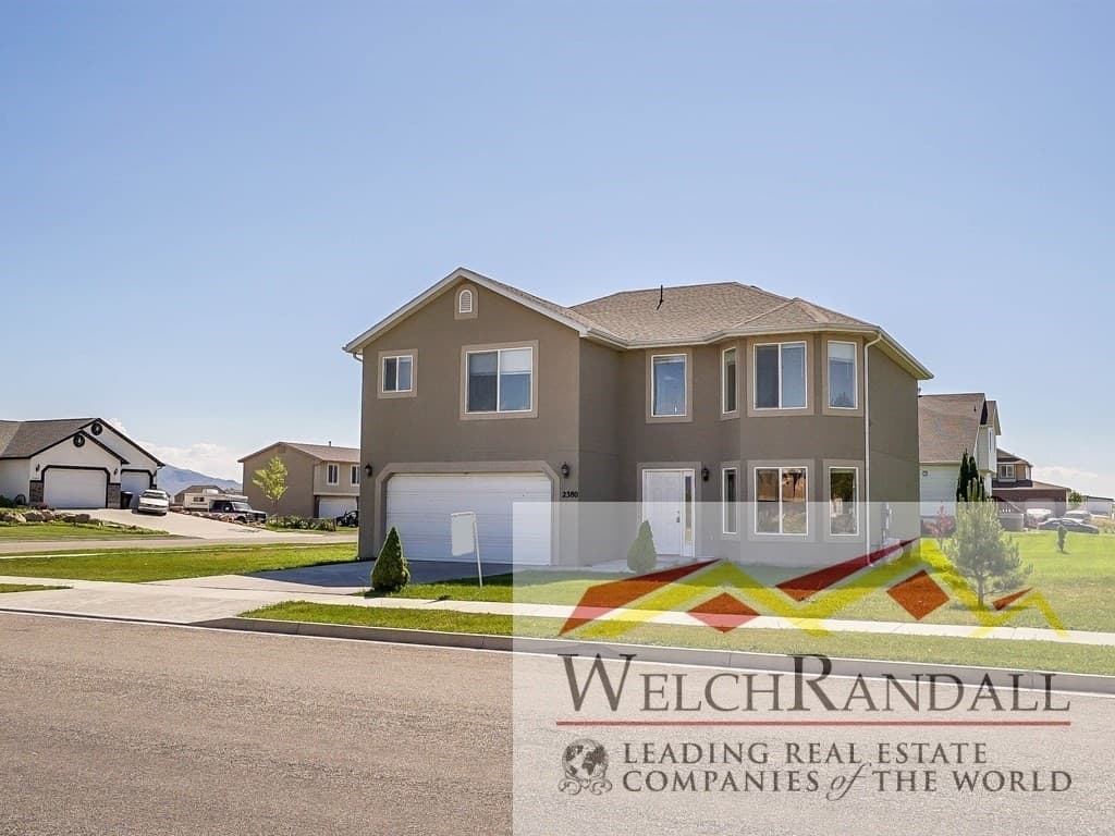 Syracuse House: 2380 S 3340 W