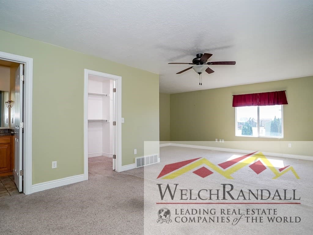 Syracuse House: 2380 S 3340 W