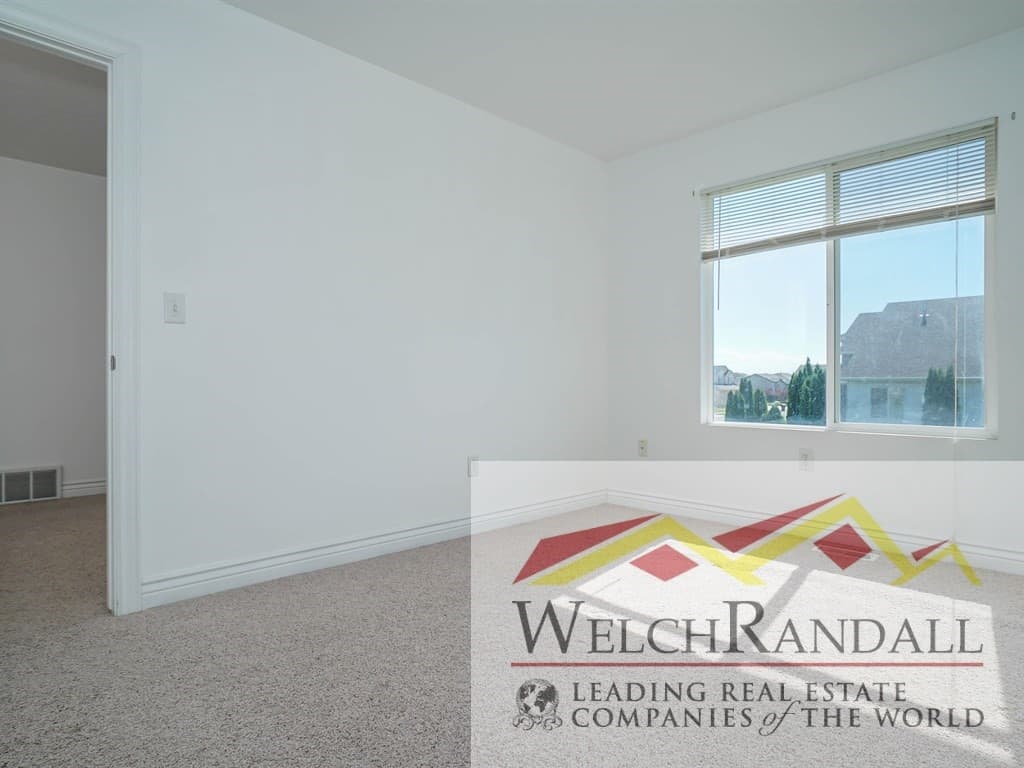 Syracuse House: 2380 S 3340 W