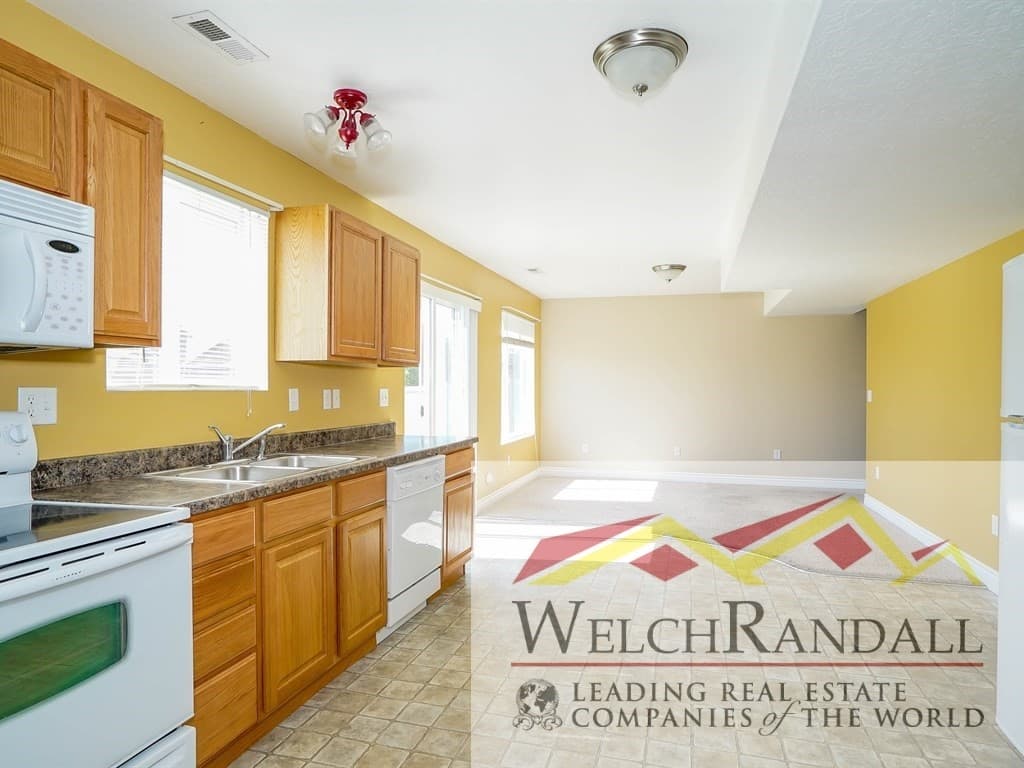 Syracuse House: 2380 S 3340 W