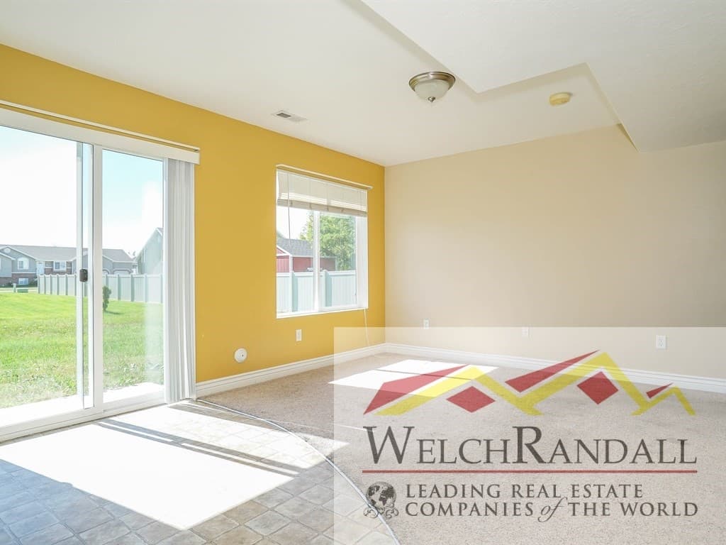 Syracuse House: 2380 S 3340 W
