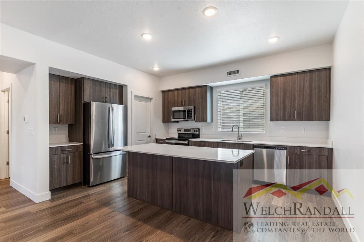 Ogden Townhome: 2336 W James Way