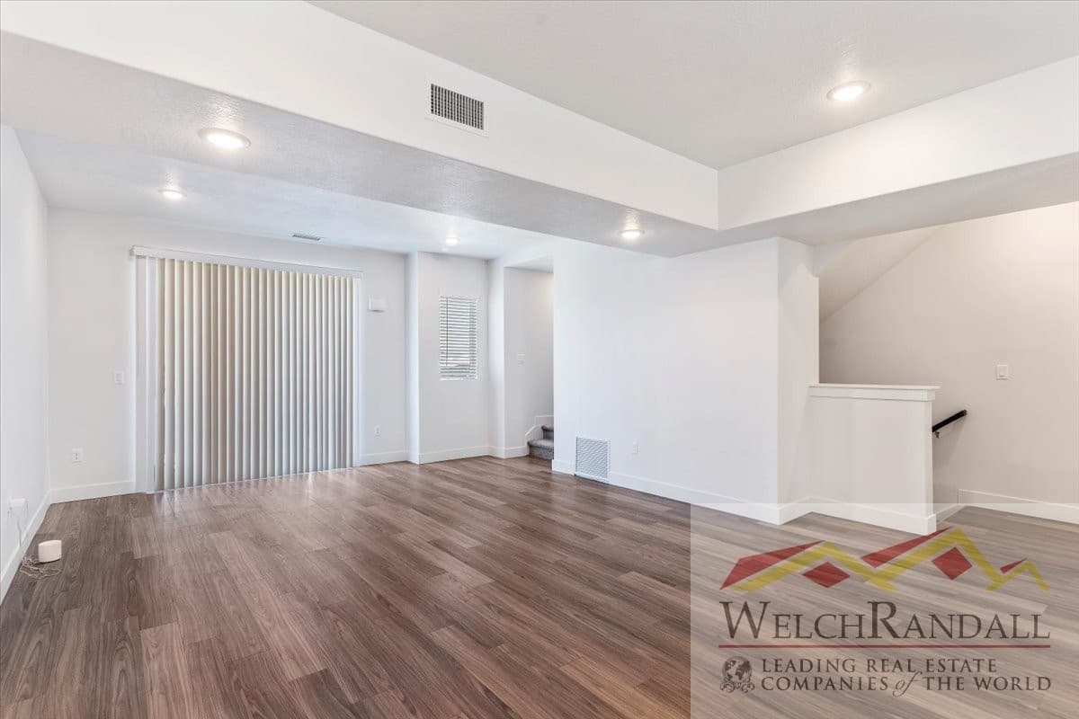 Ogden Townhome: 2336 W James Way