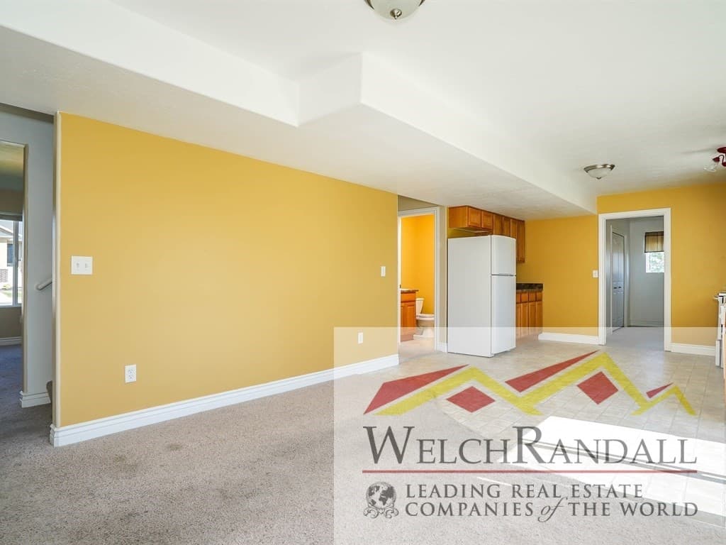 Syracuse House: 2380 S 3340 W