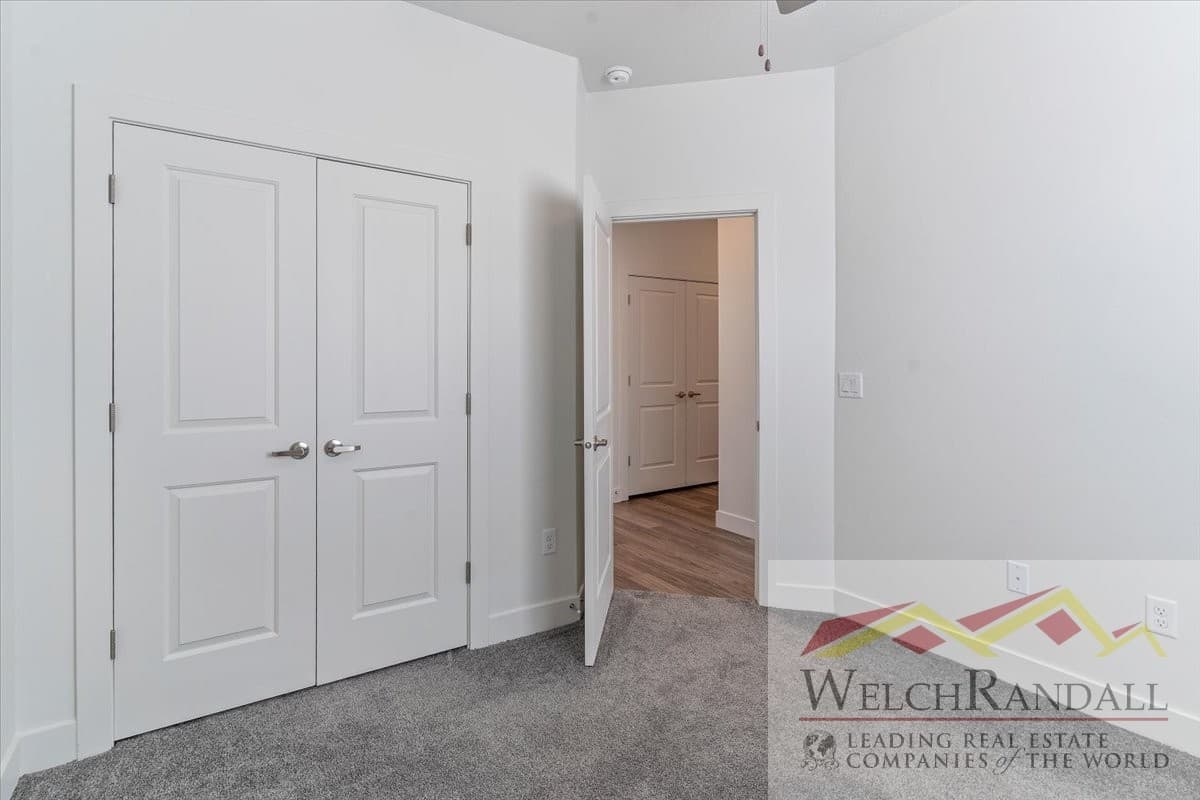 Ogden Townhome: 2336 W James Way