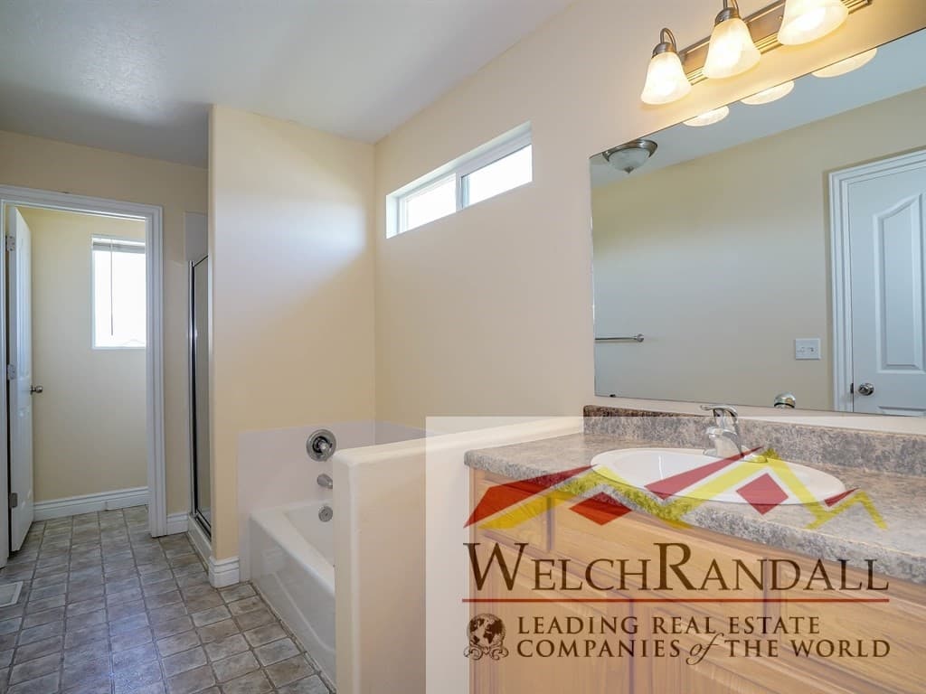 Syracuse House: 2380 S 3340 W