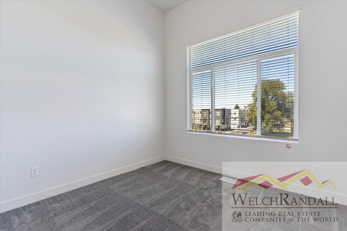 Ogden Townhome: 2336 W James Way