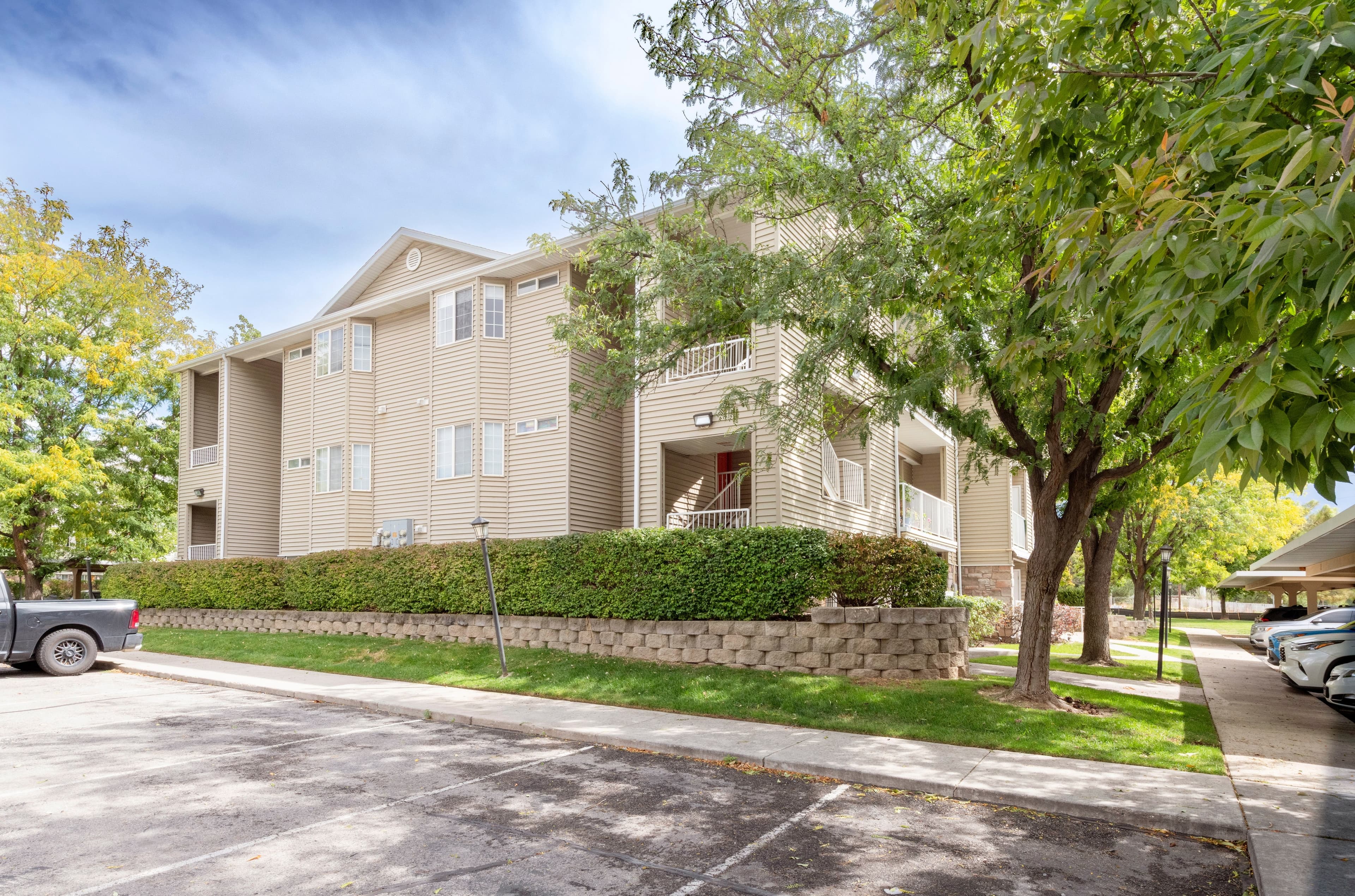 West Valley City Apartment: 978 W Big River Ct