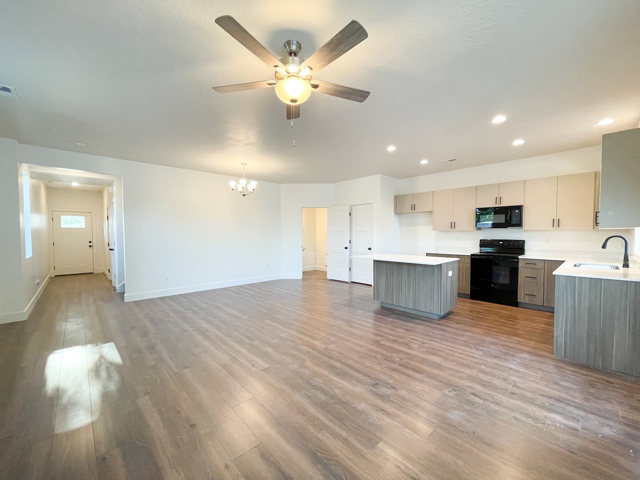 Clearfield Townhome: 3639 W 200 N