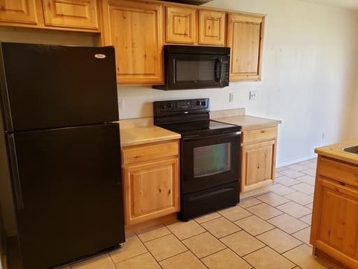 Clearfield Townhome: 930 S 550 E