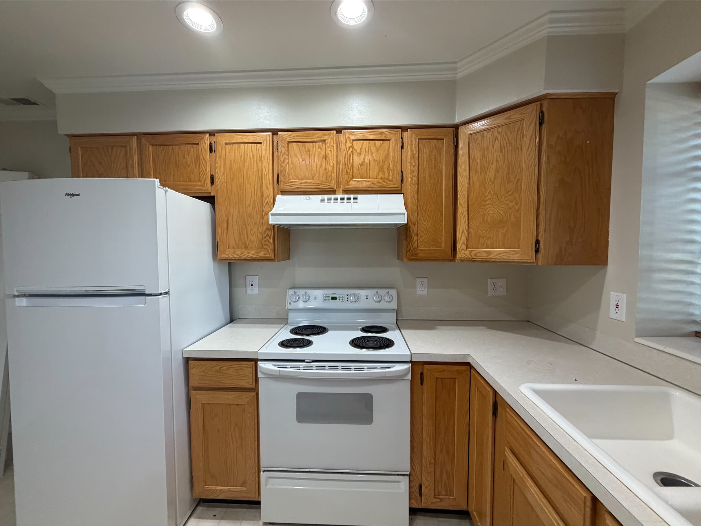 Ogden Condo: 390 W 4900 S