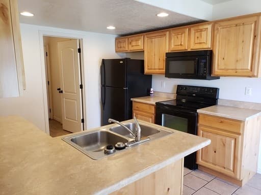 Clearfield Townhome: 930 S 550 E
