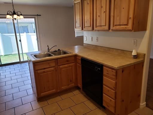 Clearfield Townhome: 930 S 550 E