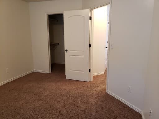 Clearfield Townhome: 930 S 550 E