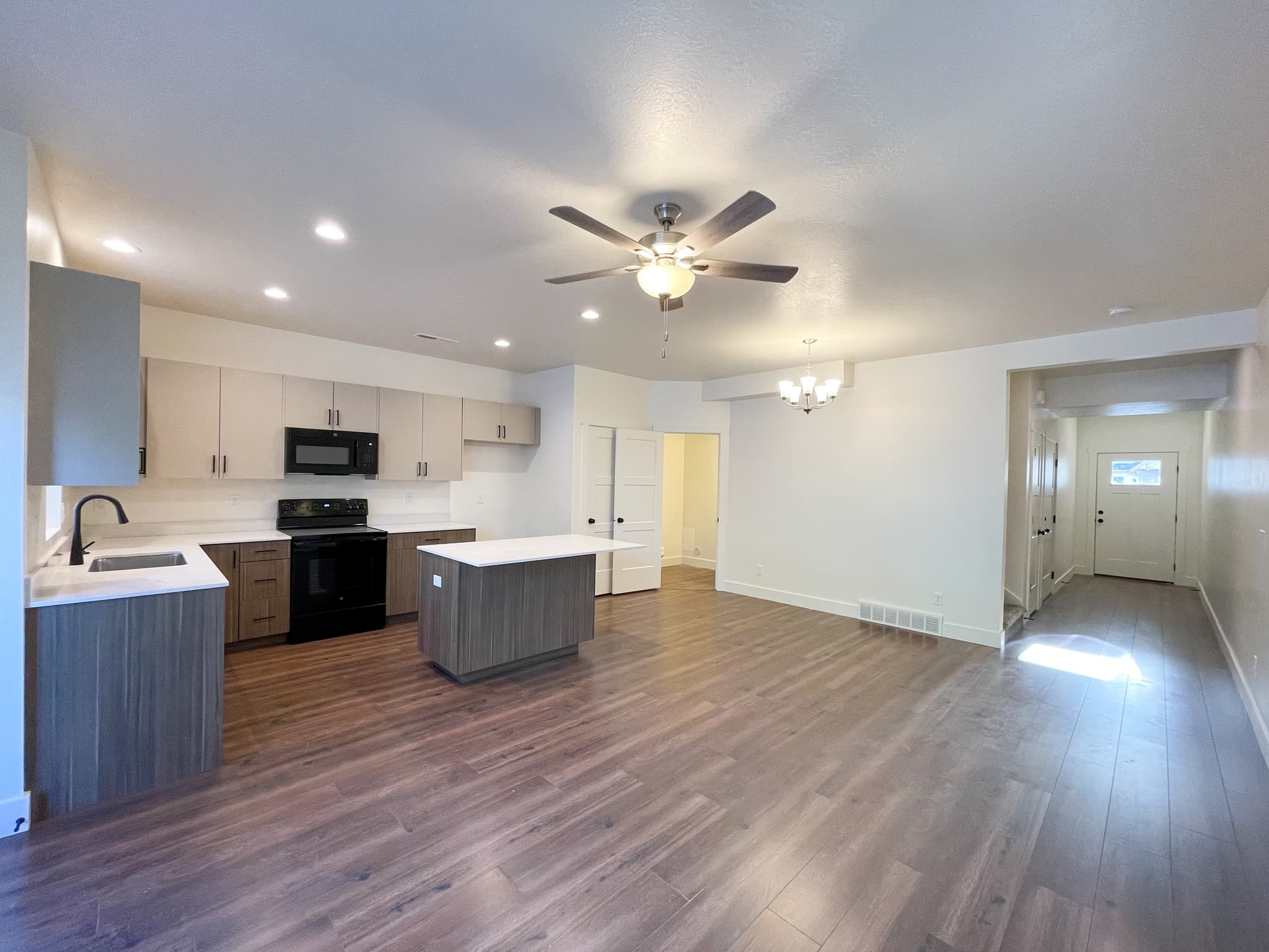 Clearfield Townhome: 3639 W 200 N