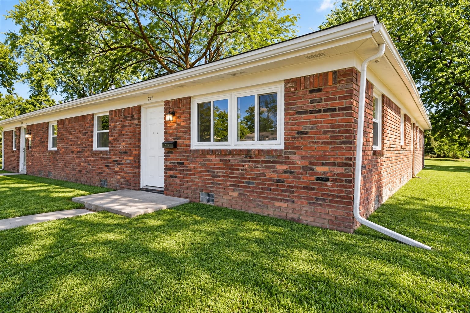 Toledo Apartment: 771 Howland Ave