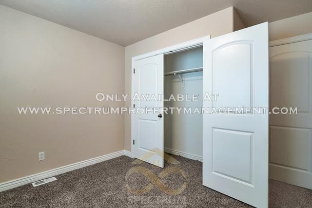 Lehi House: 5283 Fox Hollow Way