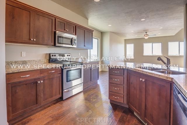 Pleasant Grove Townhome: 1062 W 700 S
