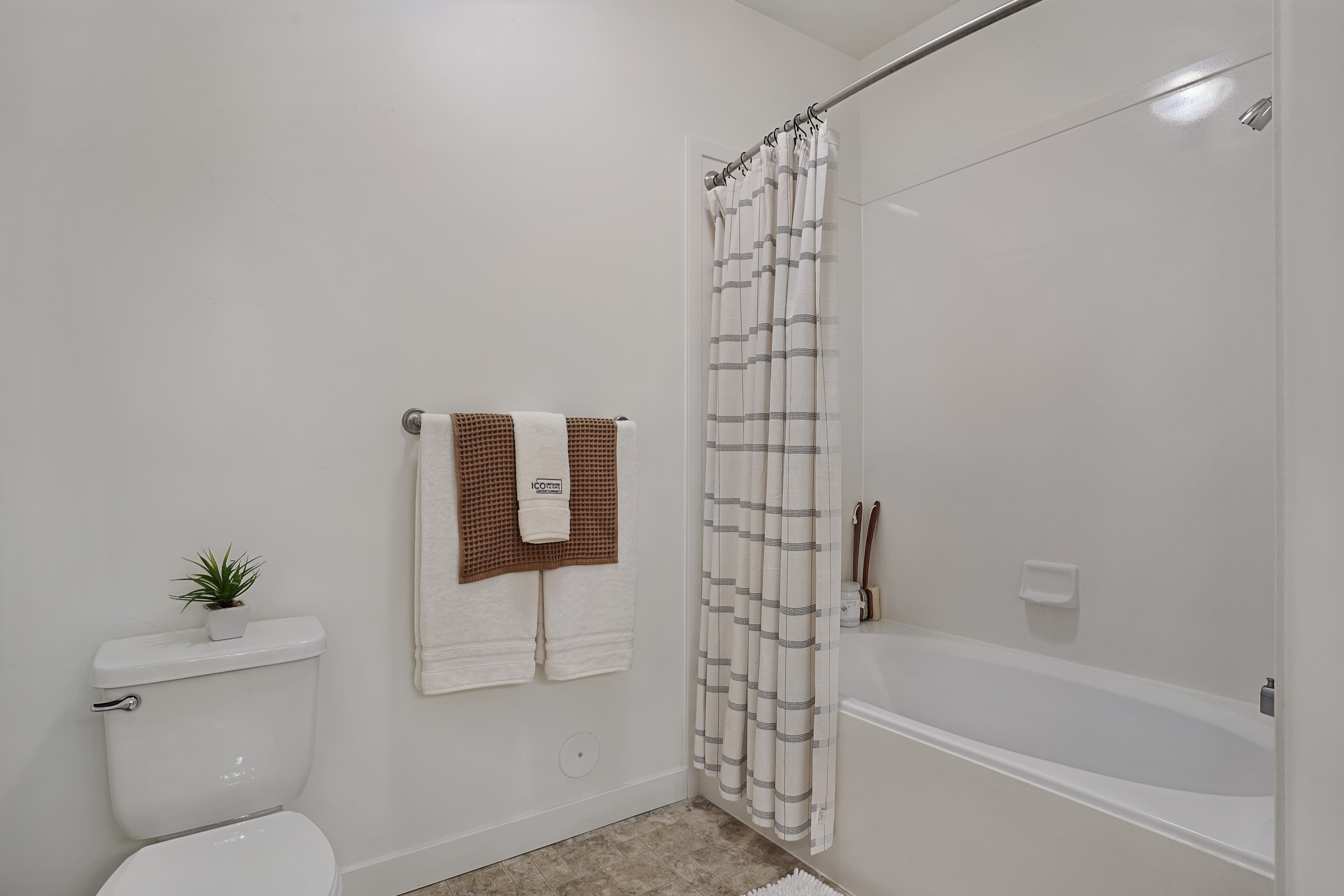 Kaysville Apartment: 893 S Lily Dr