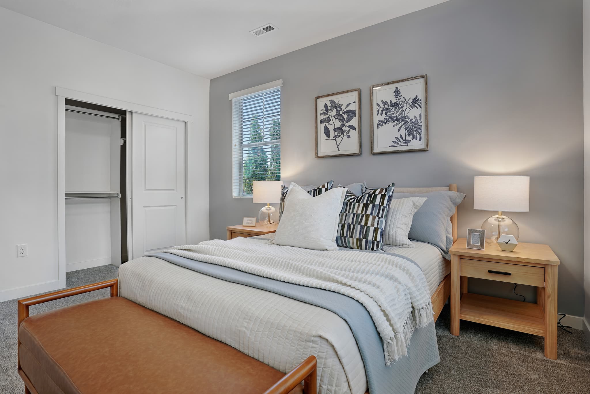 Kaysville Townhome: 893 S Lily Dr